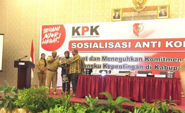 Bupati Merauke Frederikus Gebze 