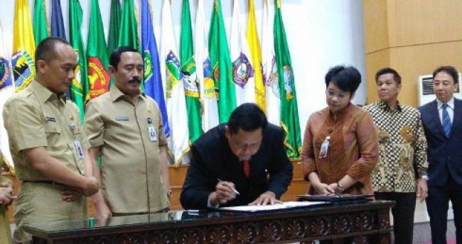 Akhir Tahun 2017 Kemendagri Targetkan 6 Juta Blangko e-KTP mendagri tjahjo kumolo