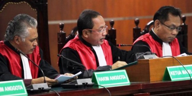 ikahi hakim jokowi suhadi
