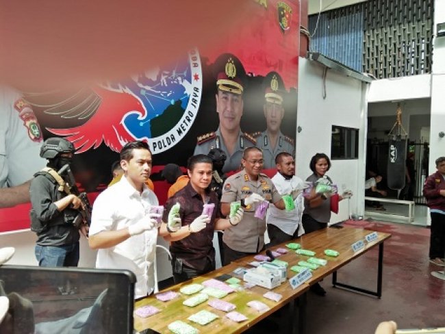 Paman Dan Keponakan Siap Edarkan Ekstasi Kabid Humas Polda Metro Jaya Kombes Pol Yusri Yunus