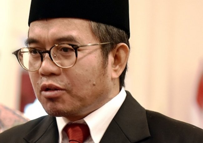 Yudi Latif Kepala Unit Kerja Presiden Pembinaan Ideologi Pancasila 